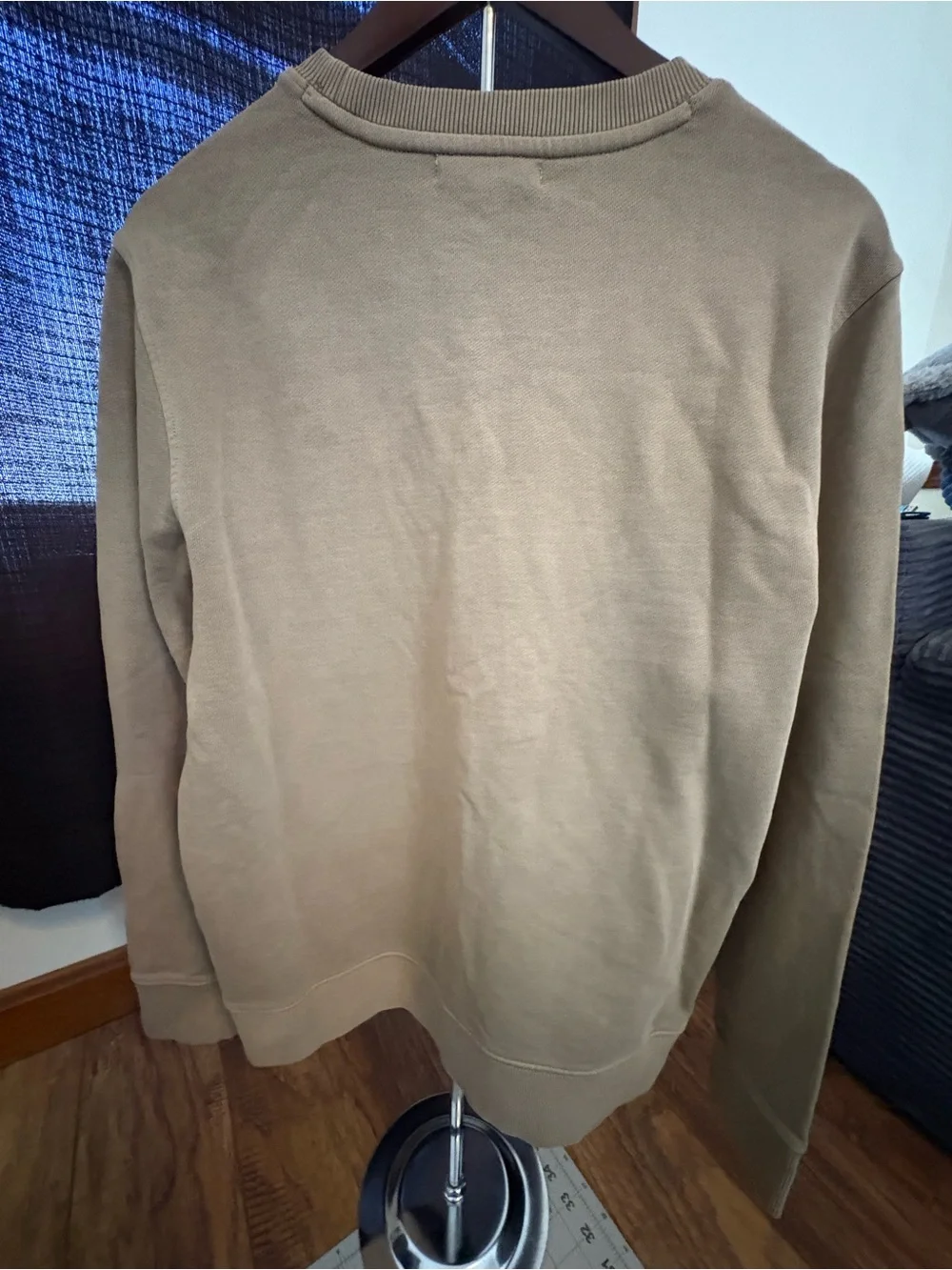 Banana Republic Men's Beige Crewneck Sweater with Textured Front Logo Medium
